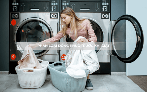 Phân loại đồng phục trước khi giặt 