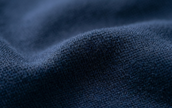 Cotton phù hợp với doanh nghiệp ưu tiên sự thoải mái và khả năng thấm hút mồ hôi.